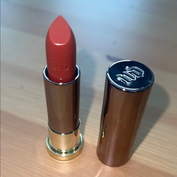 Urban Decay Comfort Matte Lipstick in Hitch Hike - Picture 3 of 3